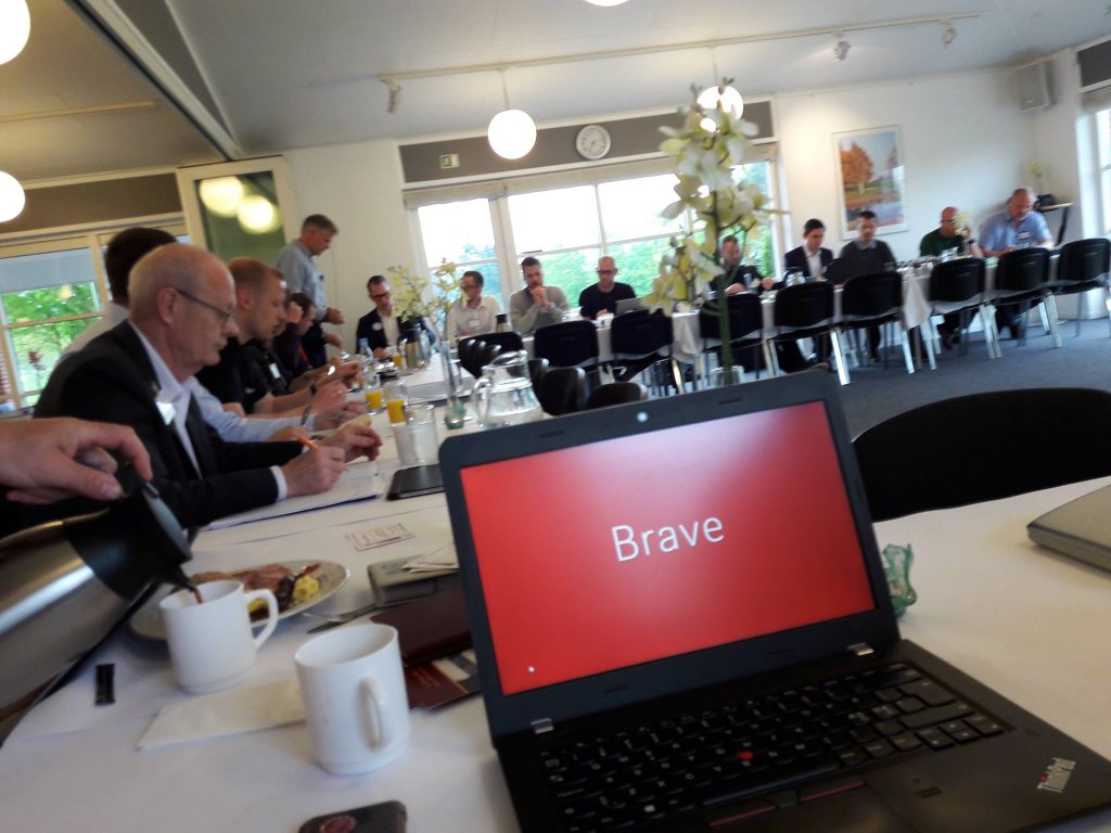 Foredrag. Nudgiingforedrag eller Nudgingkursus med teori og praksis fra Brave. Kom på nudgingkursus hos Brave. Se mere på www.nudging.nu