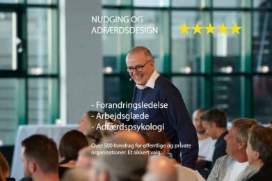 Foredrag. Kendt foredragsholder om nudging og adfærdsdesign. Nudgingekspert og adfærdsdesign. Foredragsholder Ashley Brereton, har afholdt over 500 foredrag. Forbrugeradfærd. Cand.merc. i adfærdspsykologi fra Brave. Se www.nudging.nu. Hør om adfærdskommunikation, som ændrer adfærd på mennesker. Foredrag om arbejdsglæde og trivsel. Foredrag om nudging og adfærdsdesign